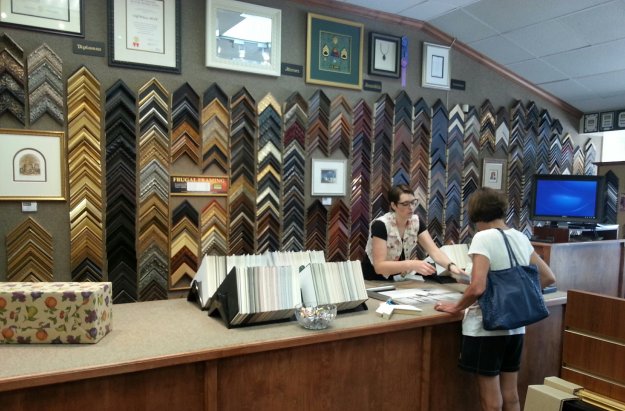 Amanda Toni with a cutomer - Not the well organized and broad selection of moulding samples.